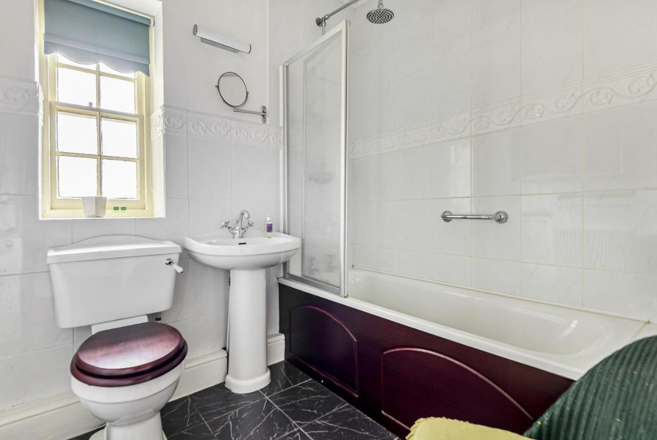 Roscrea Bed & Breakfast โบดมิน ภายนอก รูปภาพ